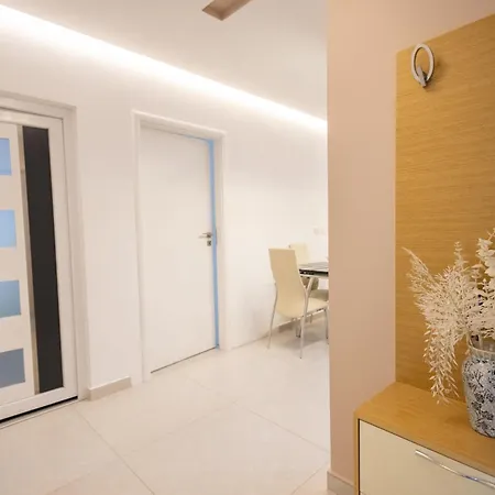 Kler-elegant Ali Demi Apartment Tirana