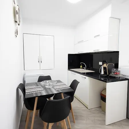 Kler-elegant Ali Demi