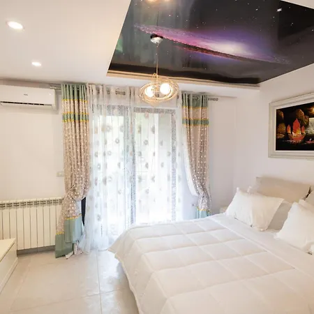 Apartment Kler-elegant Ali Demi *