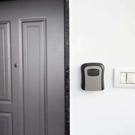 Kler-elegant Ali Demi Tirana