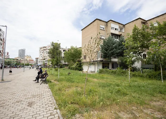 Kler-elegant Ali Demi *